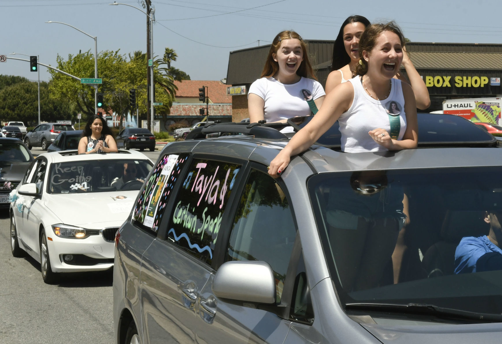 052320 Flower Queen parade 05.jpg